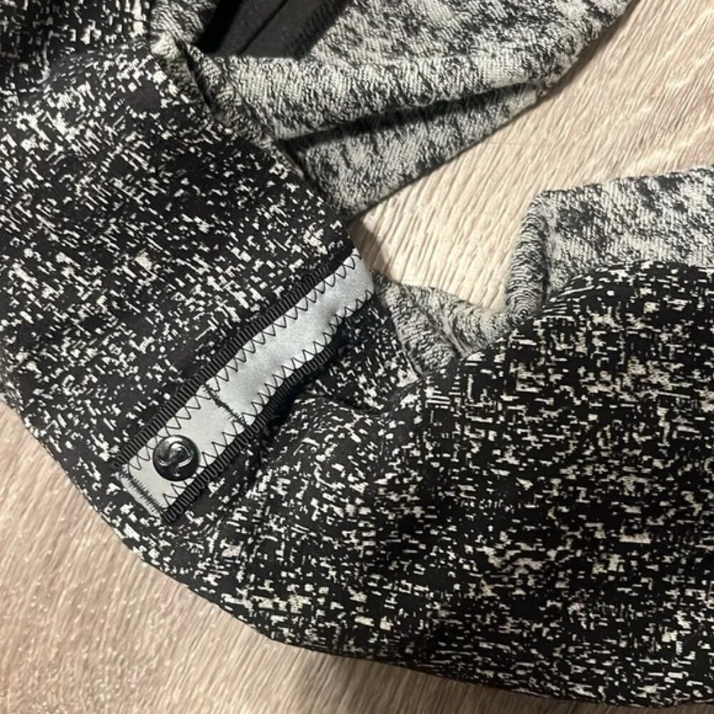 Lululemon Vinyasa WrapRunning Luon Suited Jacquard Black White / Black - Picture 3 of 3